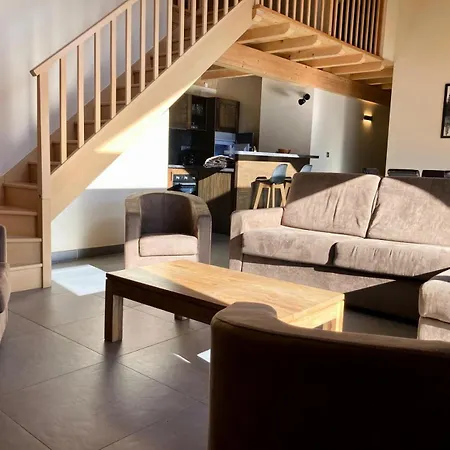 La - La Mae-9501 Apartment